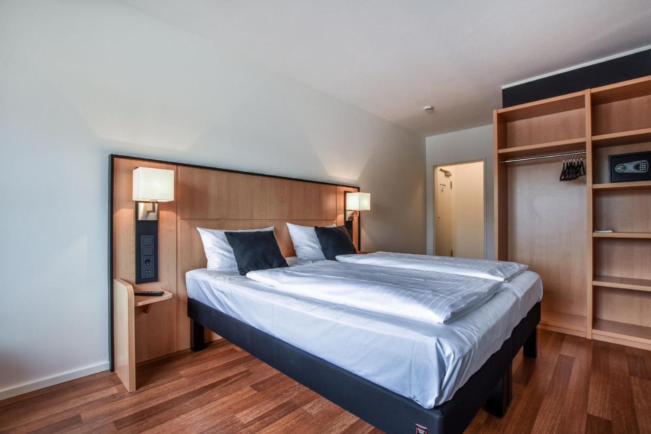 Stay Lev Hotel Леверкузен Екстериор снимка