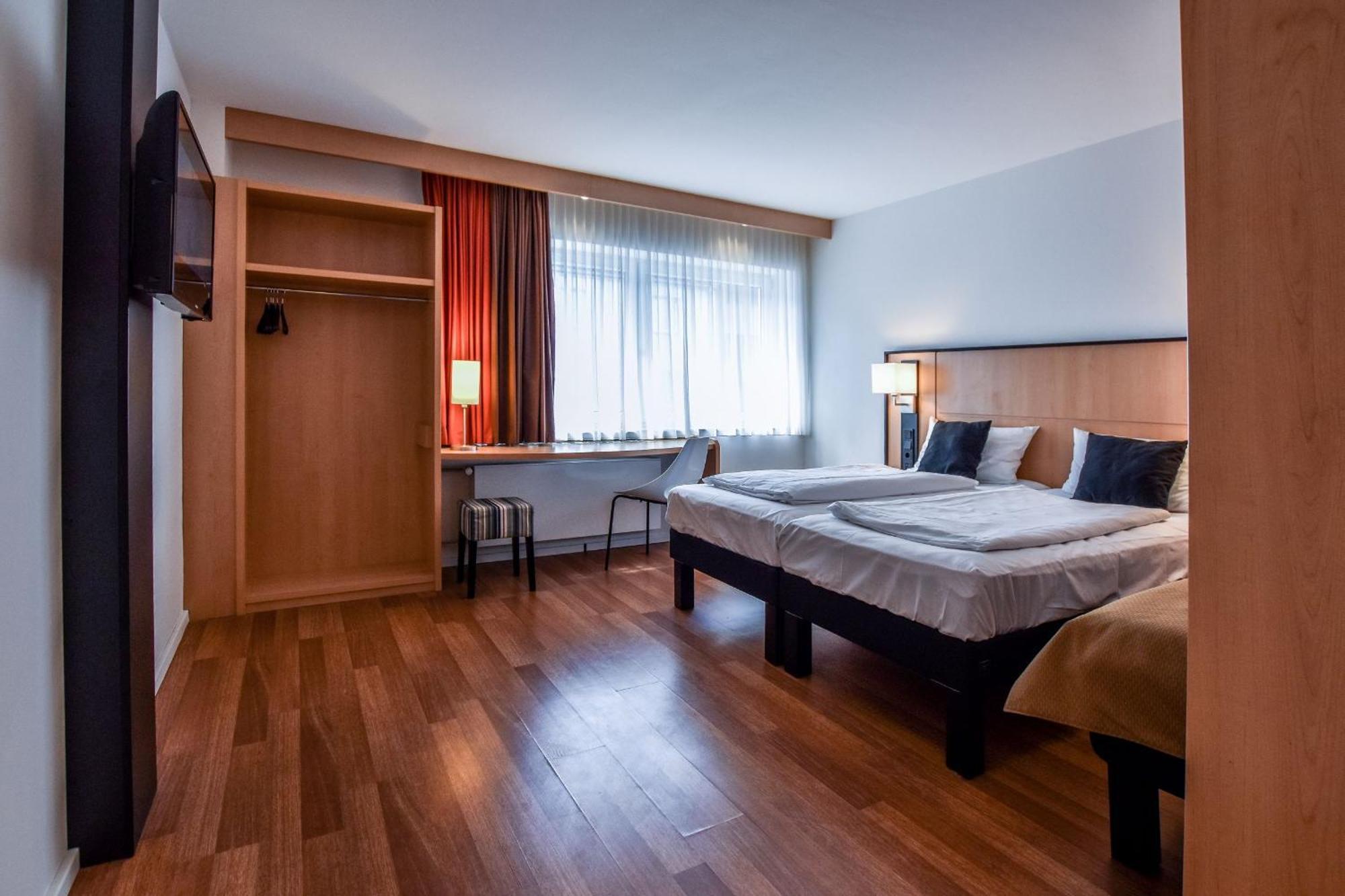 Stay Lev Hotel Леверкузен Екстериор снимка