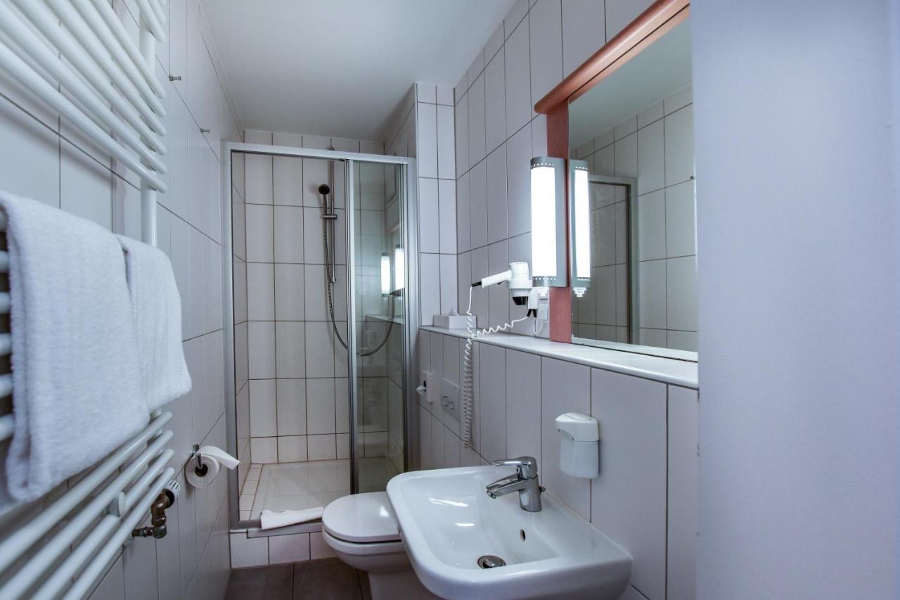 Stay Lev Hotel Леверкузен Екстериор снимка