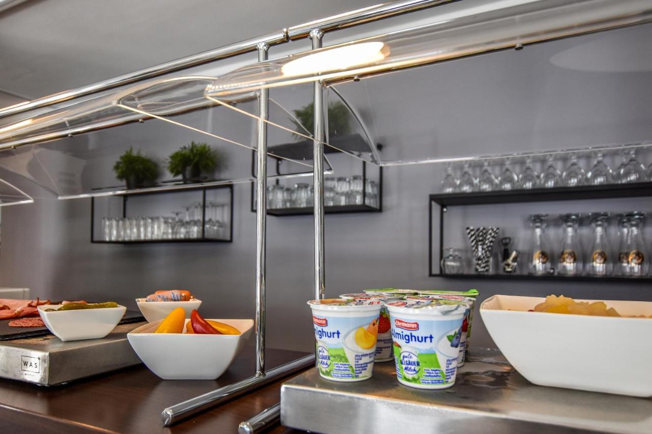 Stay Lev Hotel Леверкузен Екстериор снимка